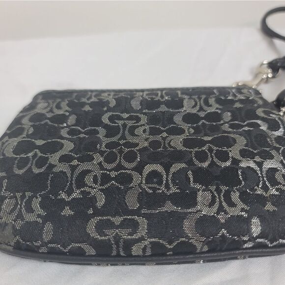 COACH Wristlet  - Picture 5 of 7